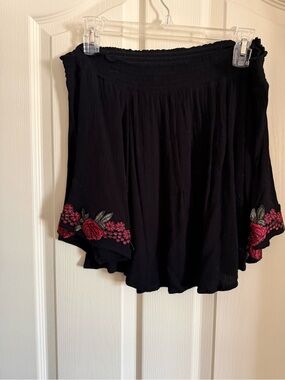 Black Off the shoulder blouse with embroidered roses